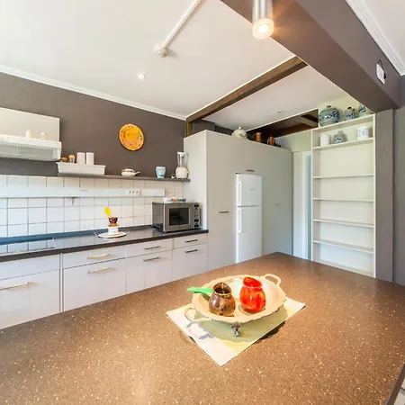 With Pool, Дом отдыха *