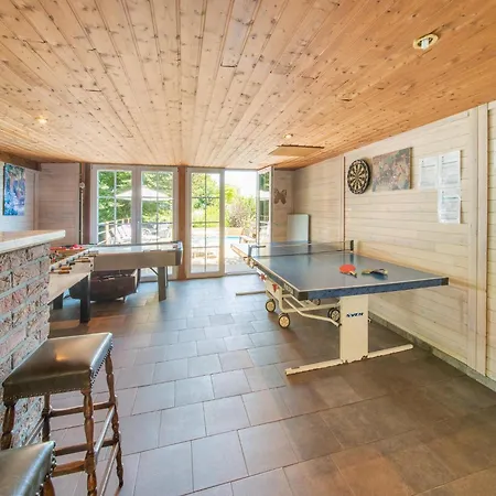 Vakantiehuis With Pool,