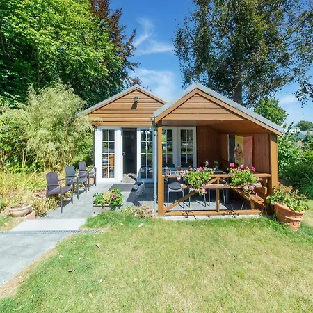 With Pool, Дом отдыха *