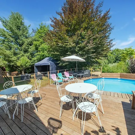 With Pool, Vakantiehuis Weismes